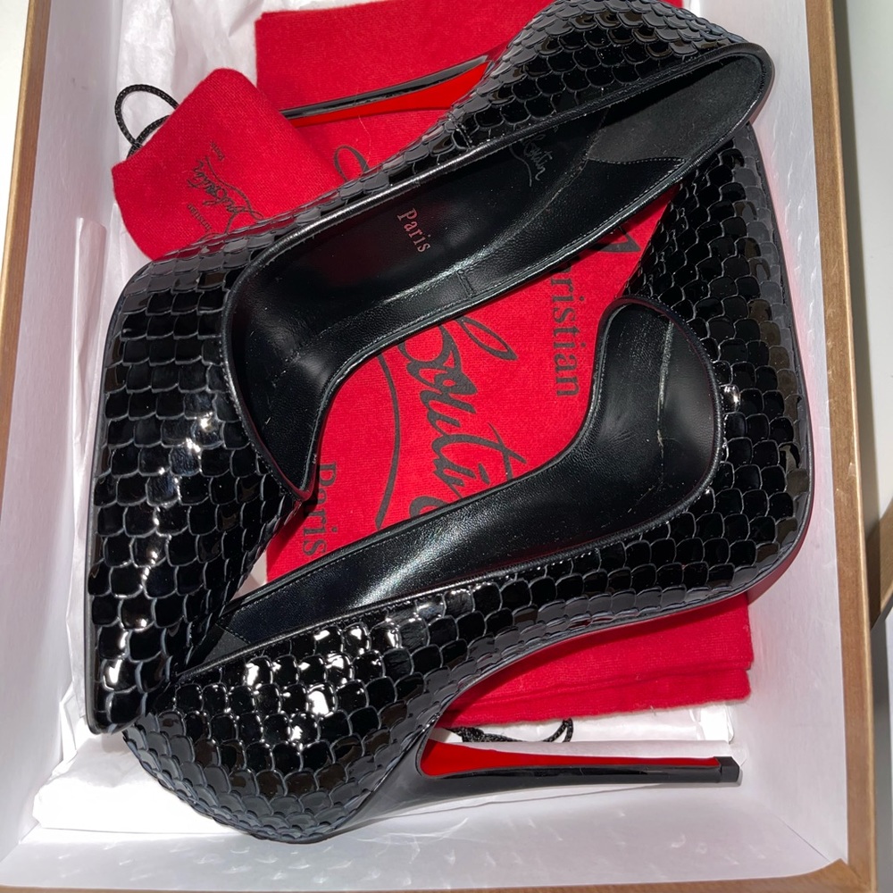 Christian Louboutin Kate Black Gloss Snake Leather Pumps SIZE 38, NWT